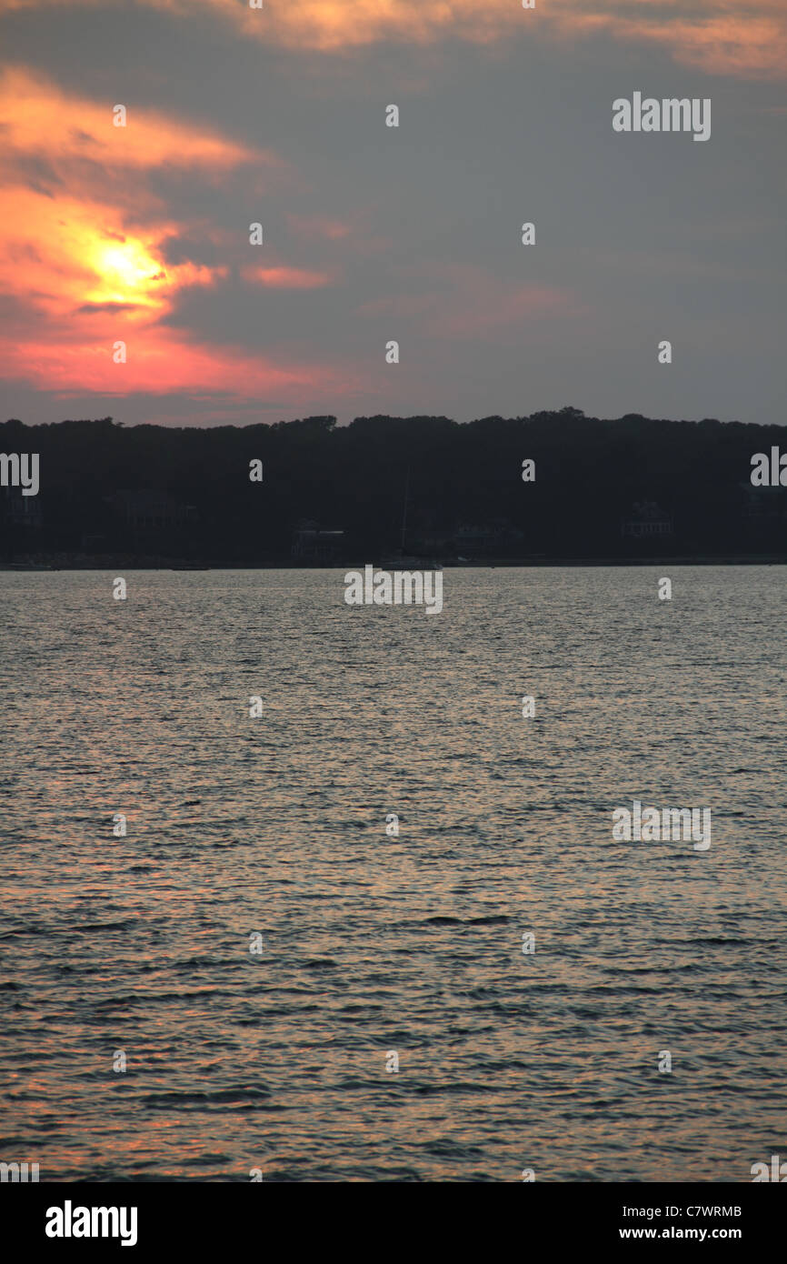 Sonnenuntergang am Abend Blick aus Meer malerischen Bundesland Stockfoto