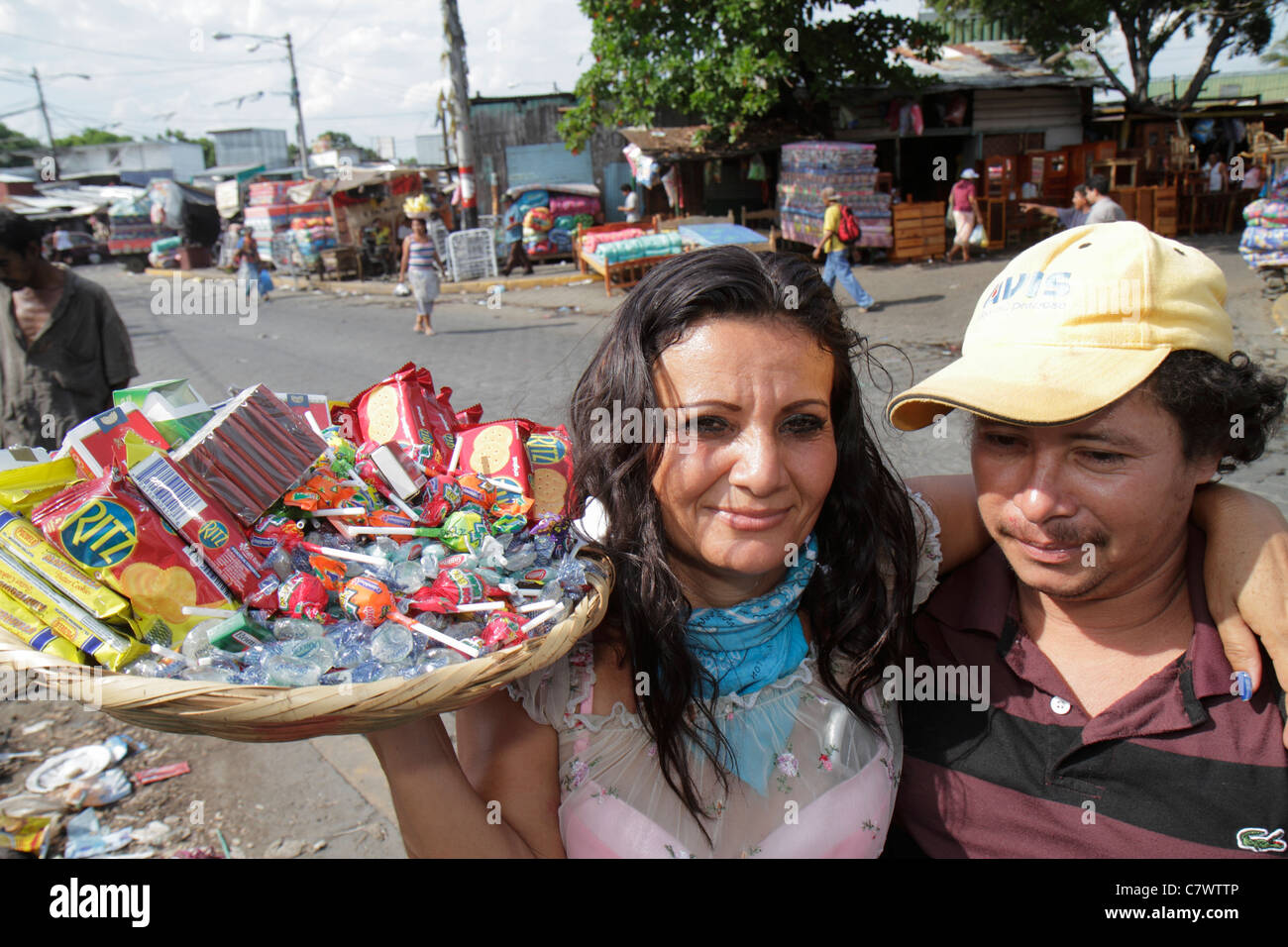 Managua Nicaragua, Mercado Shopping Shopper Shop Geschäfte Markt Kauf Verkauf, Laden Geschäfte Business Unternehmen, Verkäufer, Stände Stand Händler Stockfoto