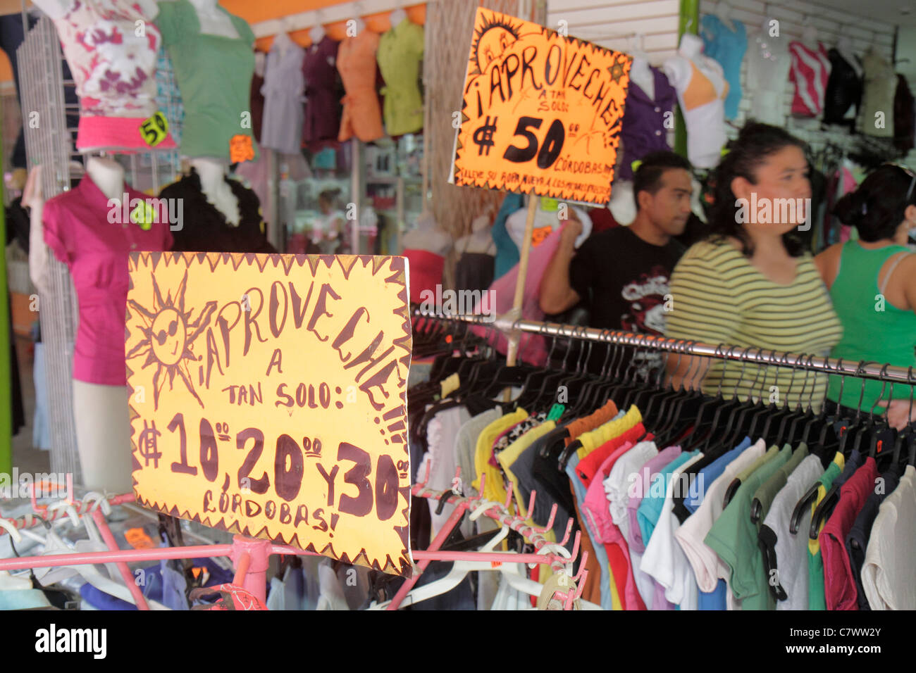 Managua Nicaragua, Mittelamerika, Mercado Roberto Huembes, Markt, Shopping Shopper Shopper Shop Shops Markt Märkte Marktplatz Kauf Verkauf, Einzelhandel Stockfoto