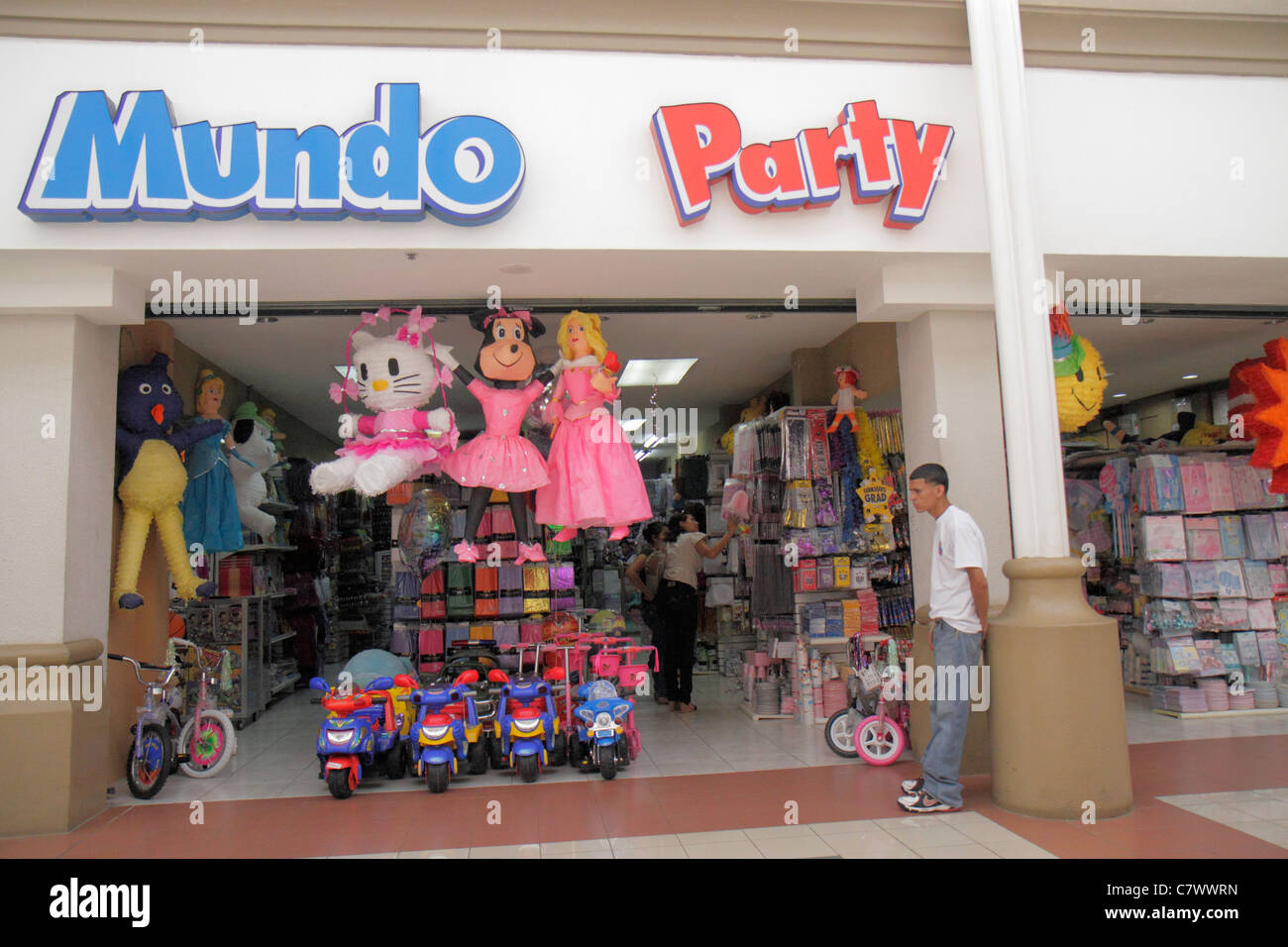 Managua Nicaragua, Metrocentro, Shopping Shopper Shop Shops Markt Kauf Verkauf, Store Geschäfte Business Unternehmen, Zentrum, Zentrum, Einkaufszentrum, Laden, Geschäfte, busi Stockfoto