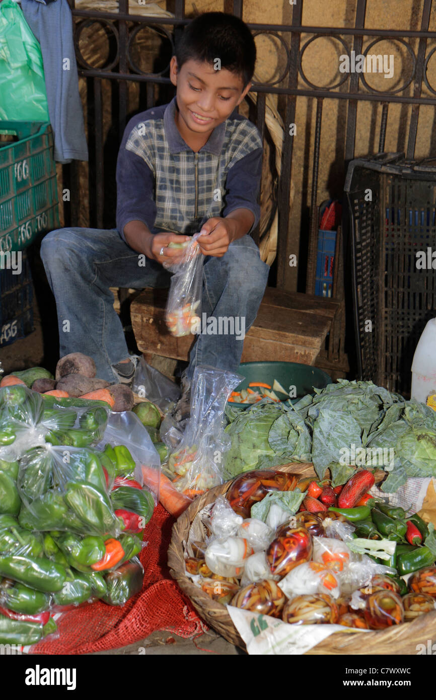 Nicaragua, Granada, Calle Atravesada, Shopping Shopper Shop Geschäfte Markt Kauf Verkauf, Geschäft Geschäfte Business Unternehmen, Markt, Produkte, Verkäufer, s Stockfoto