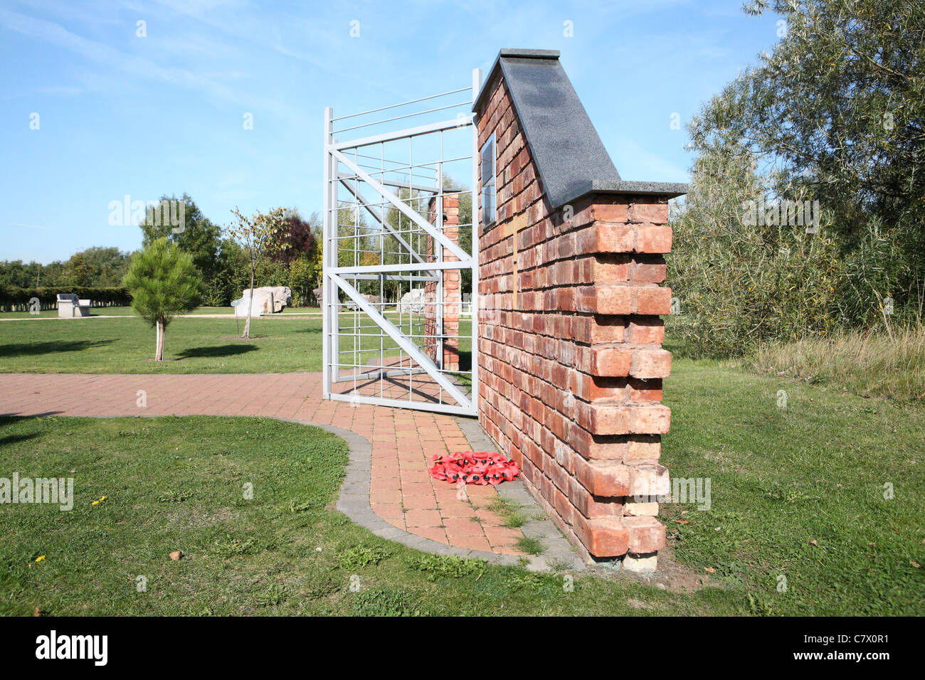 Prisoner Of War Memorial am national Memorial arboretum Stockfoto