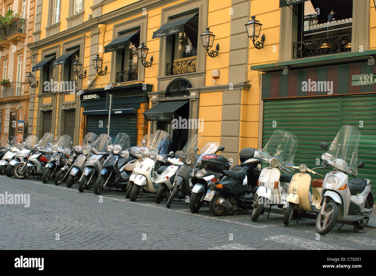 Motorräder Scooter Neapel Napoli Italien Stockfoto