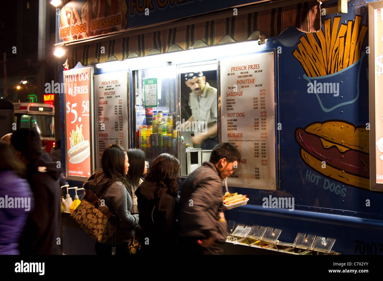 'Fast Food' Fastfood Straßenhändler Nacht im freien Stockfoto