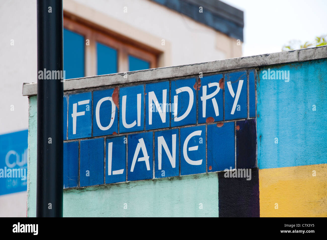 Gekachelte Straßenschild, Gießerei Lane, Northern Quarter, Manchester, England, UK Stockfoto