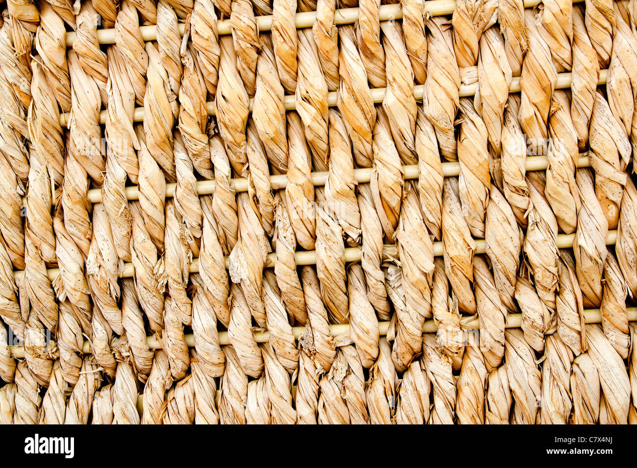 Korbwaren traditionelle Textur der verdrehten getrocknete Blätter Stockfoto
