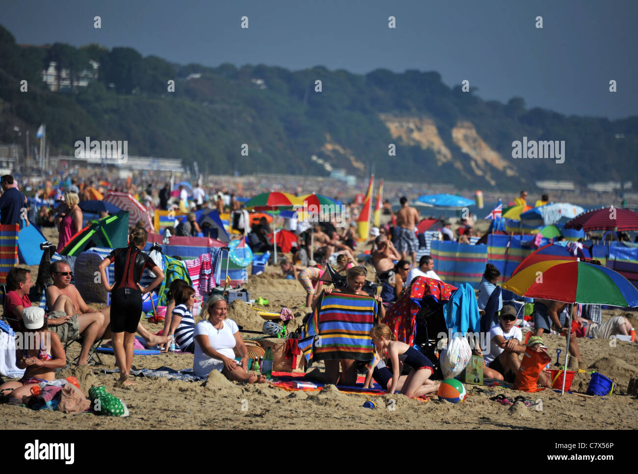 UK, genießen Sie die heißesten Start bis Oktober aktenkundig Teilen des Vereinigten Königreichs. Sandbanks Beach in Dorset. Bild: DORSET MEDIENDIENST Stockfoto