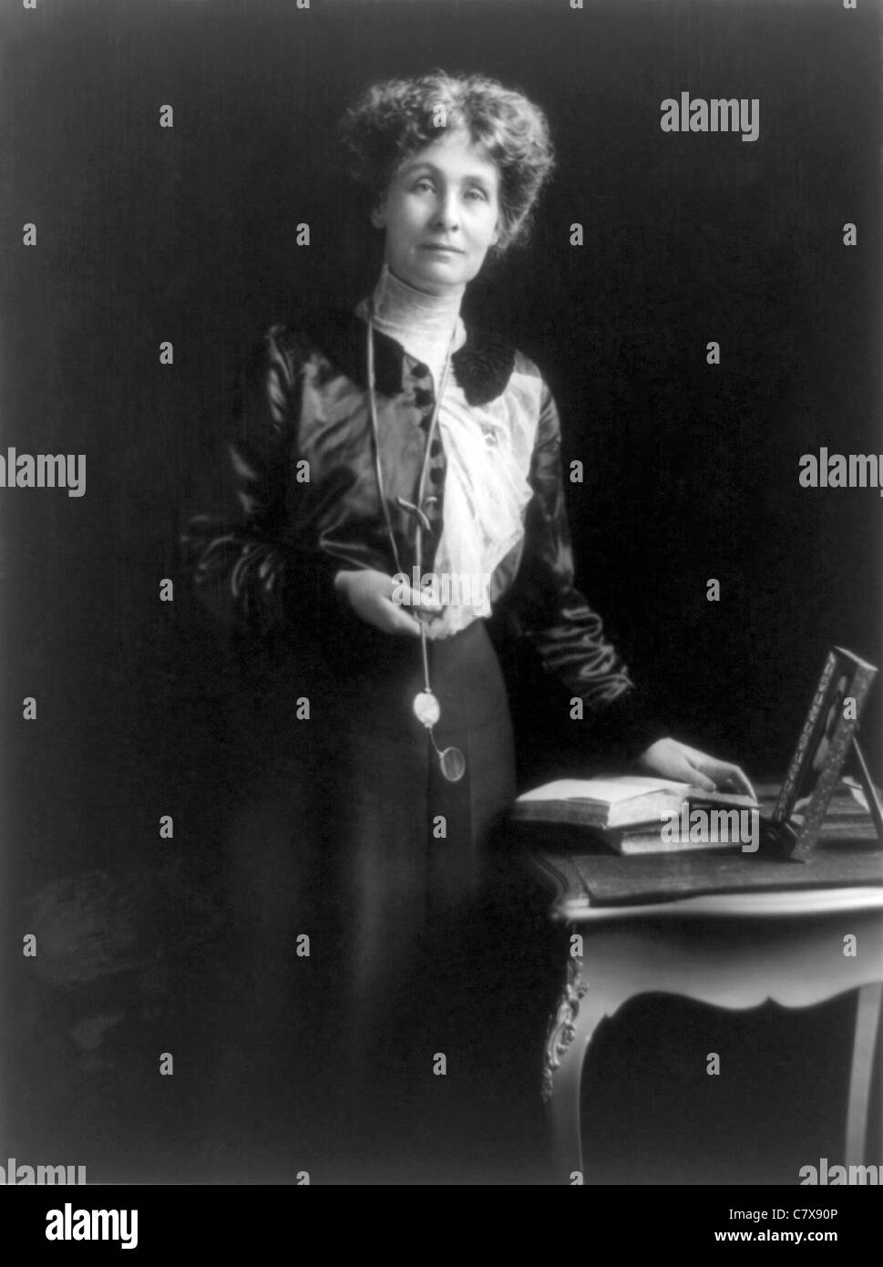 EMMELINE PANKHURST (1858-1928) Führer der britischen Suffragetten-Bewegung fotografiert über 1912 Stockfoto