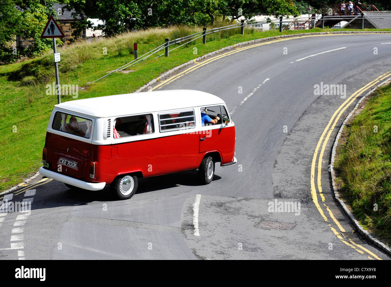 Einen alten VW Camper van in Goathland. England Stockfoto