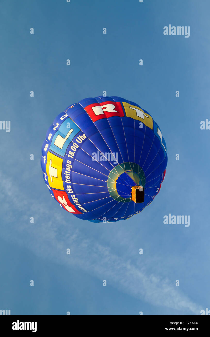 Heißluftballons während der 100-Jahr-Festival des Hamburger Flughafens. Stockfoto