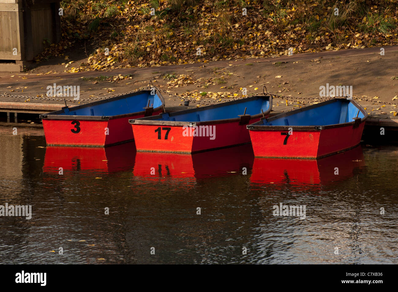 Rowing boats -Fotos und -Bildmaterial in hoher Auflösung – Alamy