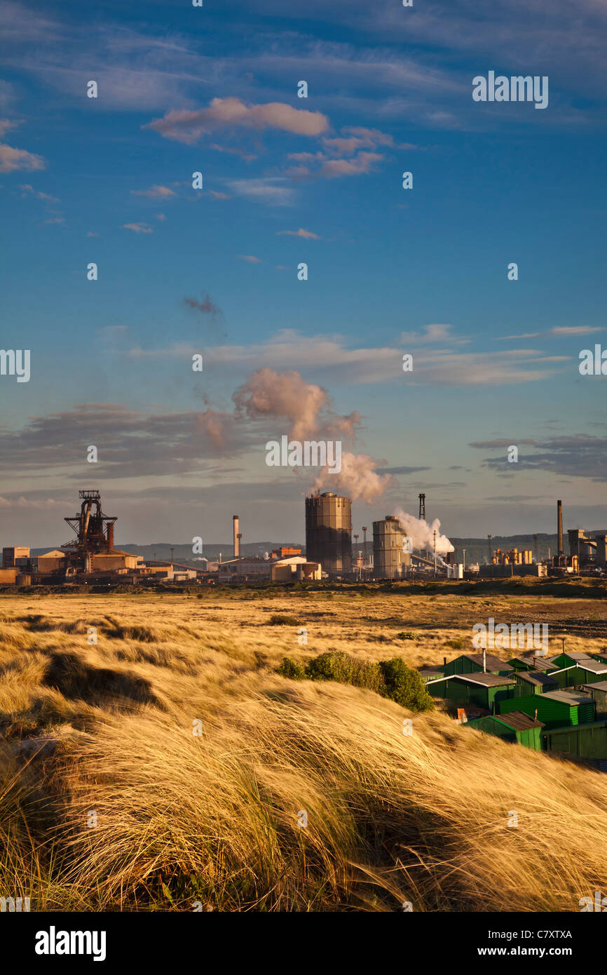 Stahl-Werke und Fishermans Hütten am südlichen Gare, Redcar, Caleveland Stockfoto