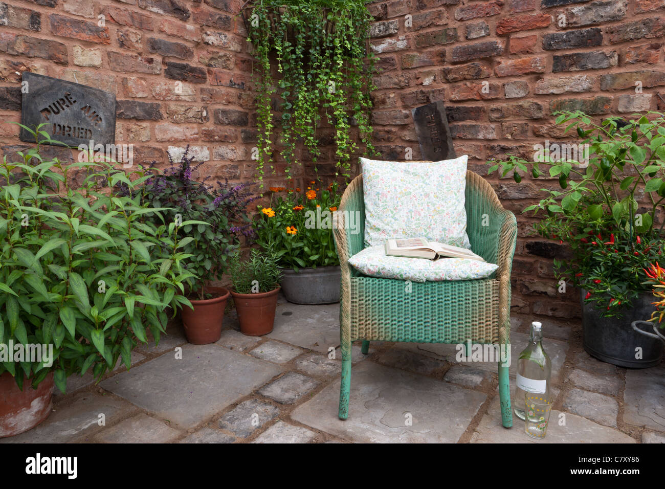 Rustikaler bauerngarten Fotos und Bildmaterial in hoher Auflösung Alamy