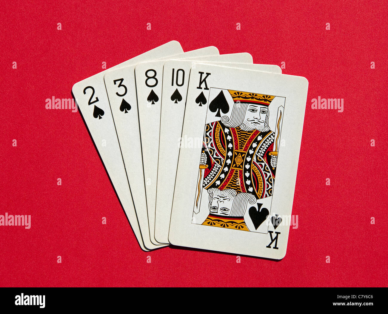 Poker flush 5 Karten der gleichen Farbe (Pik), aber nicht in der Reihenfolge angezeigt. Stockfoto