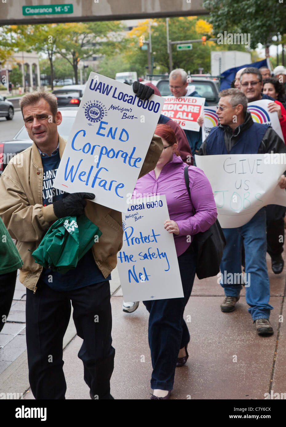 Angestellte des öffentlichen Dienstes protestieren Michigans Sozialabbau Stockfoto