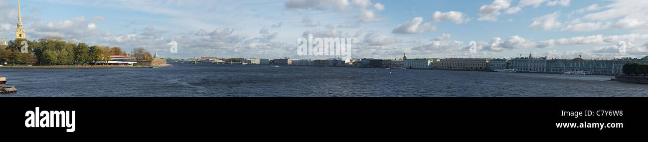 Panorama-Peter und Paul Fortress und Winter Palace Hermitage Stockfoto