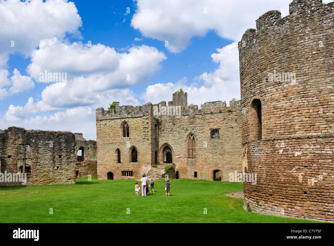 Ruinen von Ludlow Castle, Ludlow, Shropshire, England, Vereinigtes Königreich Stockfoto