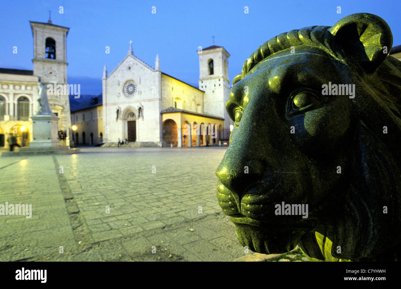Italien, Umbrien, Norcia. Piazza San Benedetto Stockfoto