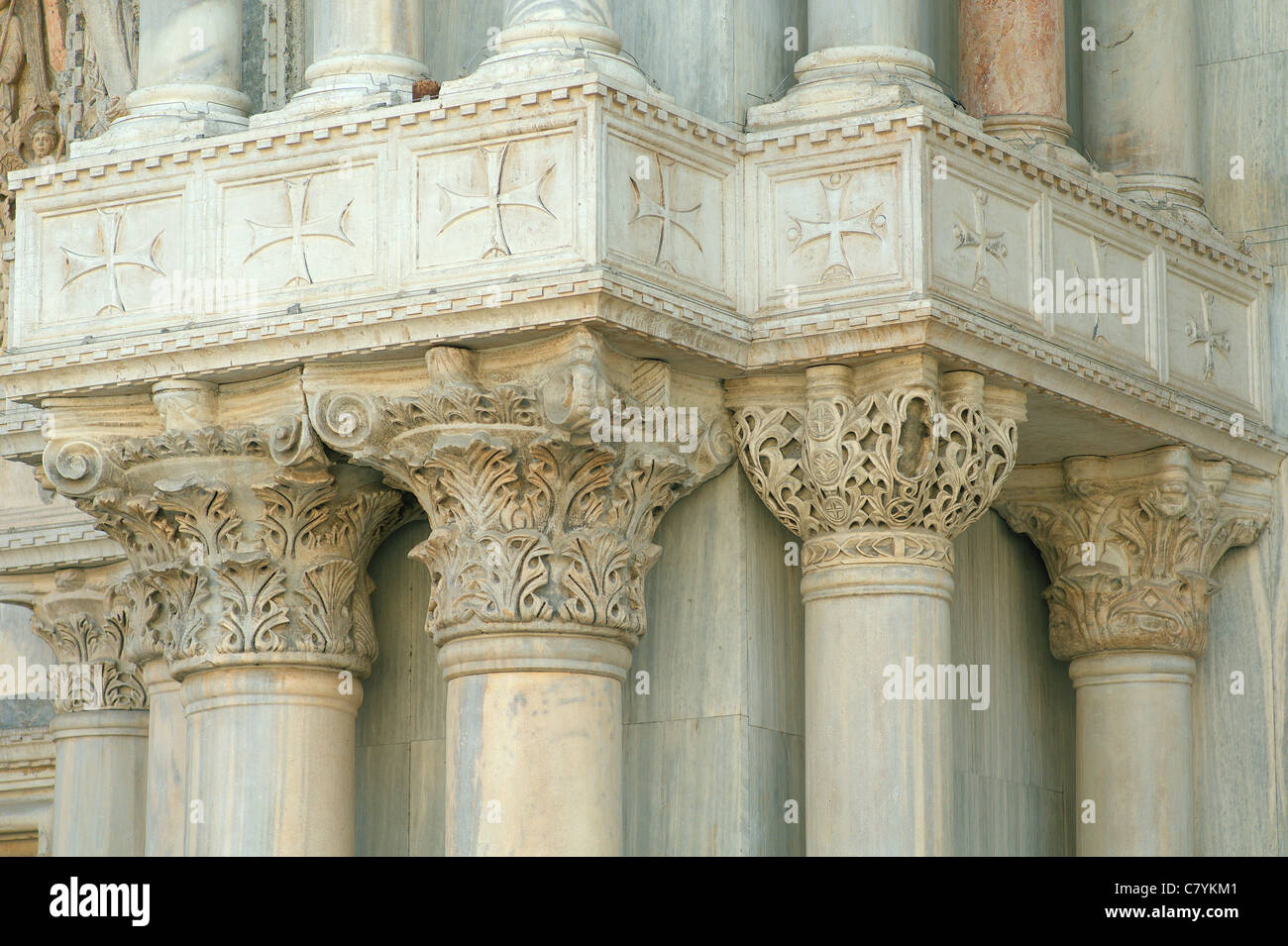 Spalte Hauptstädte Kathedrale Basilica di San Marco Venedig Stockfoto