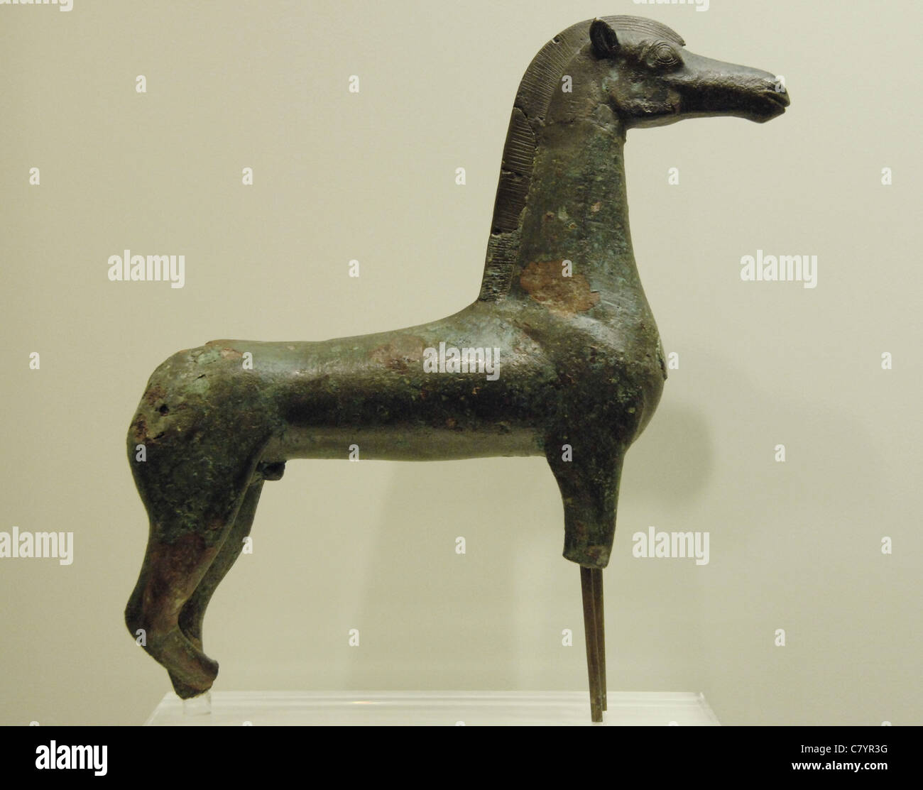 Griechische Kunst. Archaische Periode. Pferd. Bronze. Archäologische Museum von Olympia. Griechenland. Stockfoto