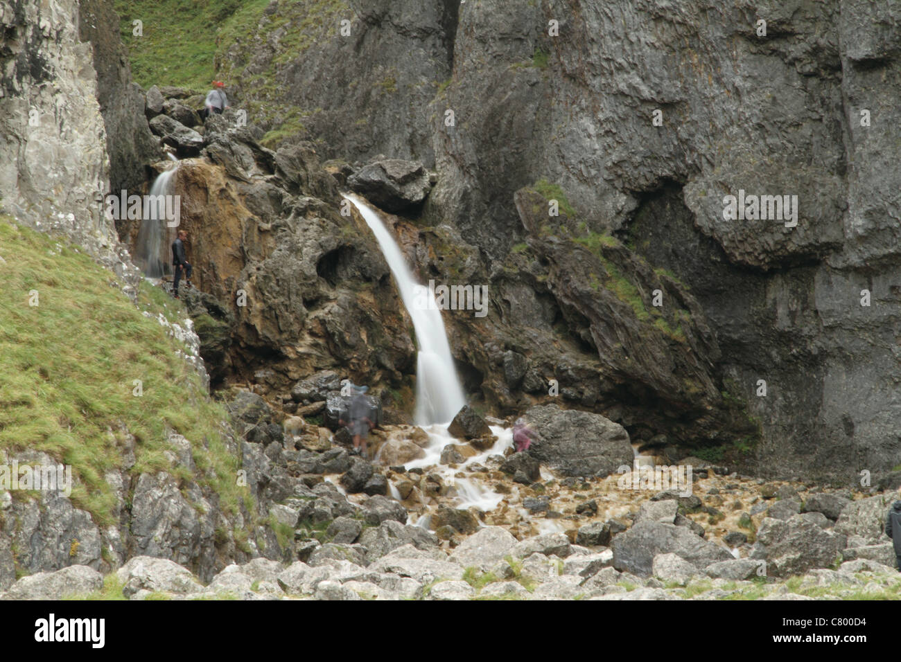 Wasserfall bei Gordale Narbe North yorkshire Stockfoto