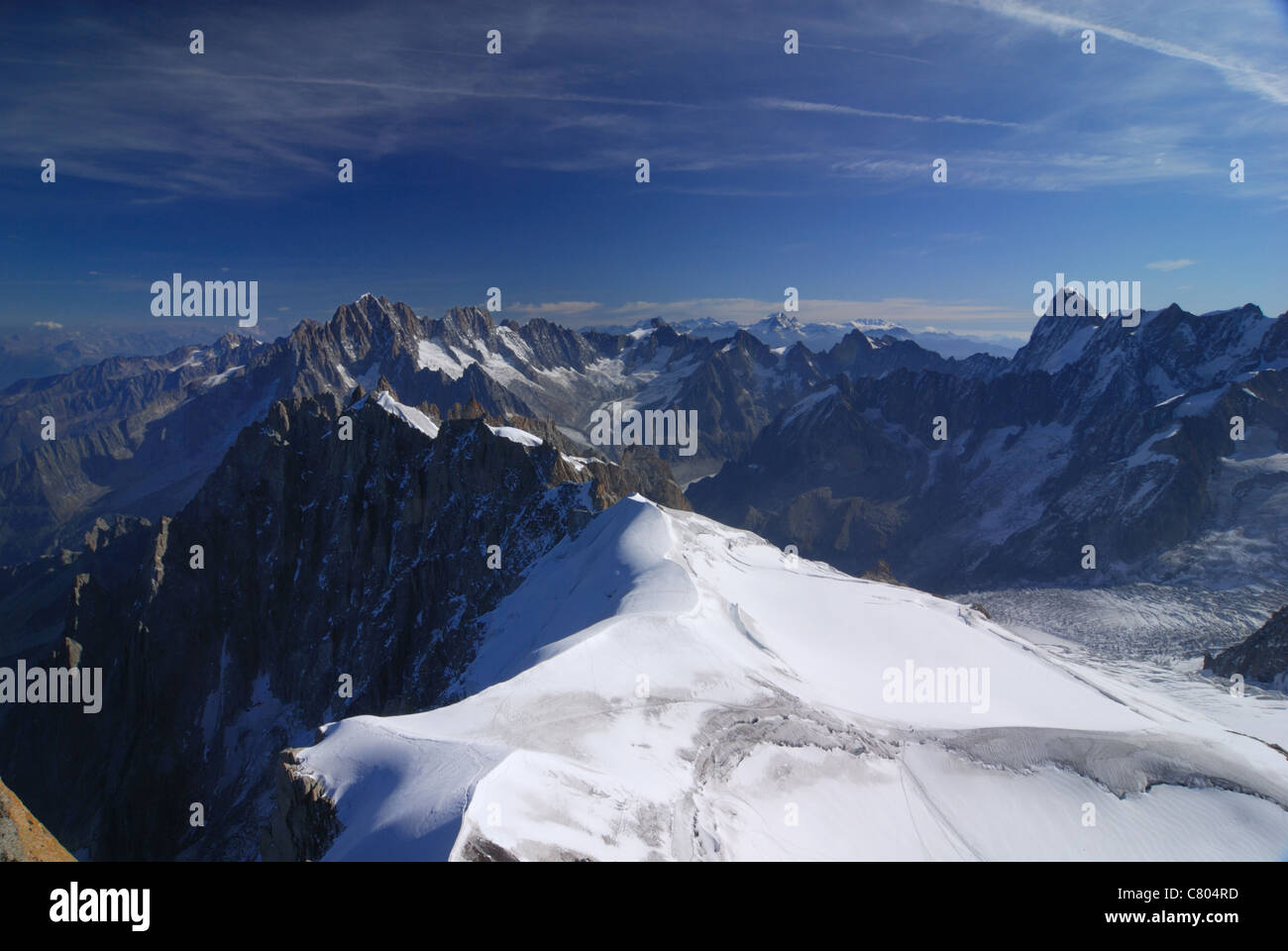 Blick auf die Berge in den Alpen Stockfoto