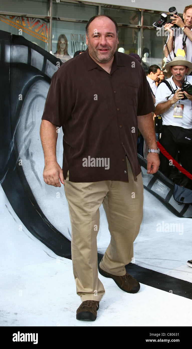 JAMES GANDOLFINI CIRQUE DU SOLEIL IRIS. Welt PREMIERE HOLLYWOOD LOS ANGELES Kalifornien USA 25. September 2011 Stockfoto