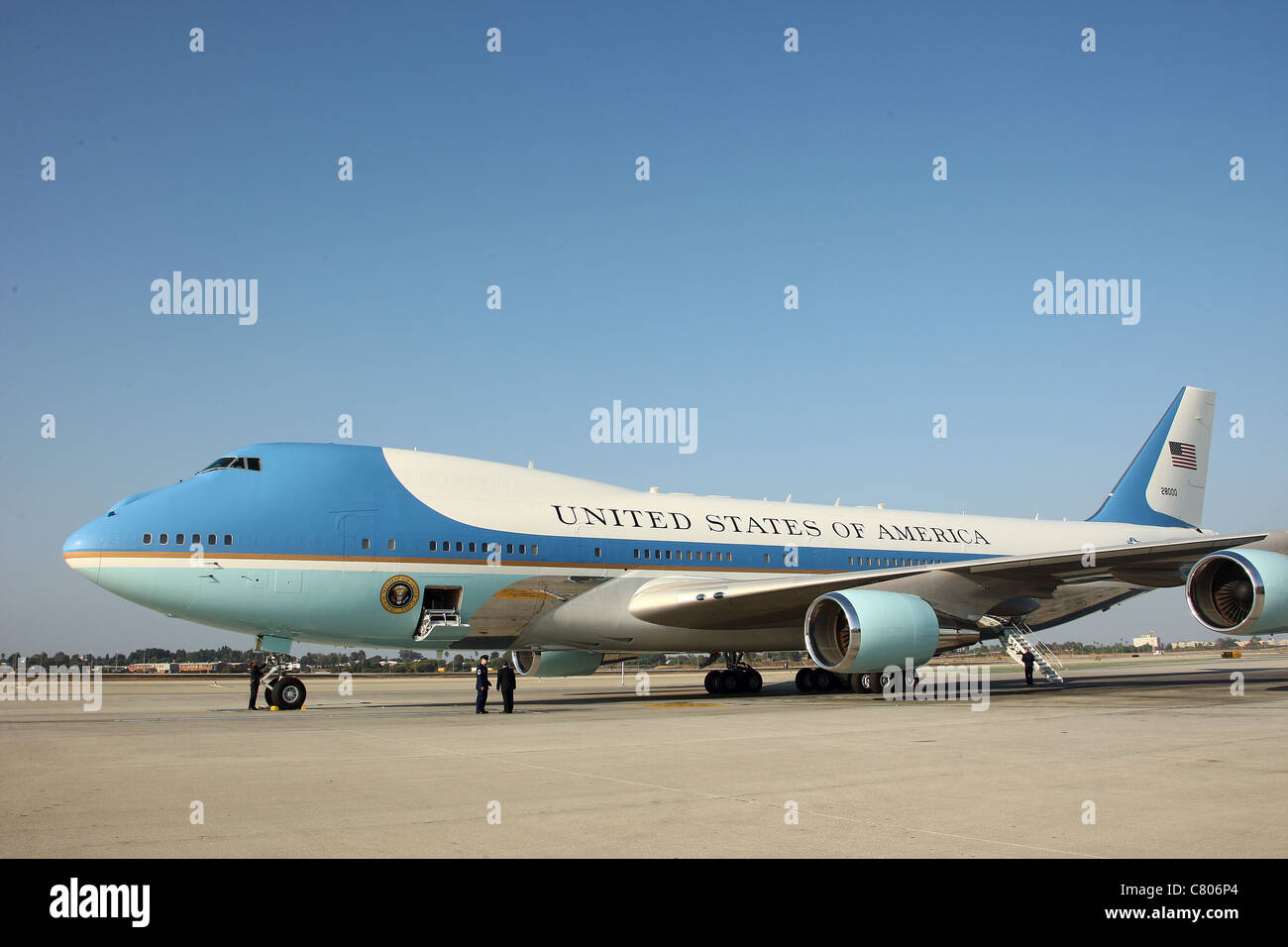 Luftwaffe ein US-Präsident BARACK OBAMA Ländereien am LAX LOS ANGELES Kalifornien USA 26. September 2011 Stockfoto