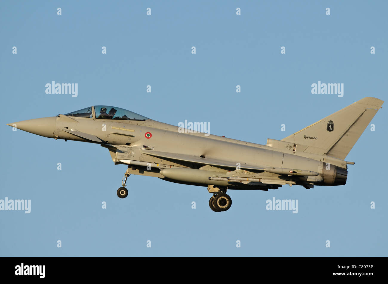 Seitlicher Blick auf eine italienische Luftwaffe Eurofighter Typhoon. Stockfoto