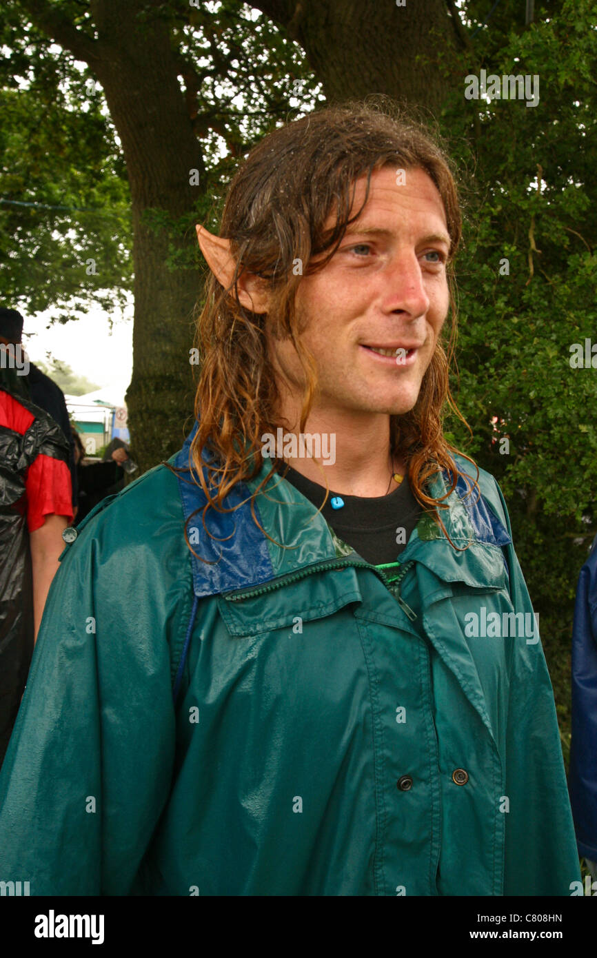 Mann mit Pixie Ohren auf dem Glastonbury Festival 2003, Somerset, England, Vereinigtes Königreich. Stockfoto