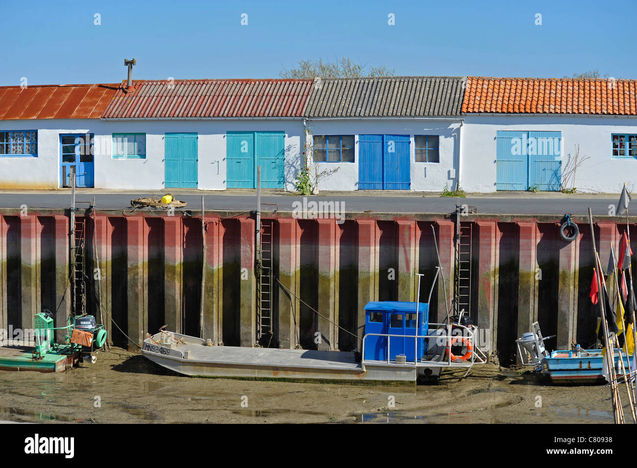Waterfront Muschel & Auster Schuppen, Ile d'Oleron, Frankreich Stockfoto