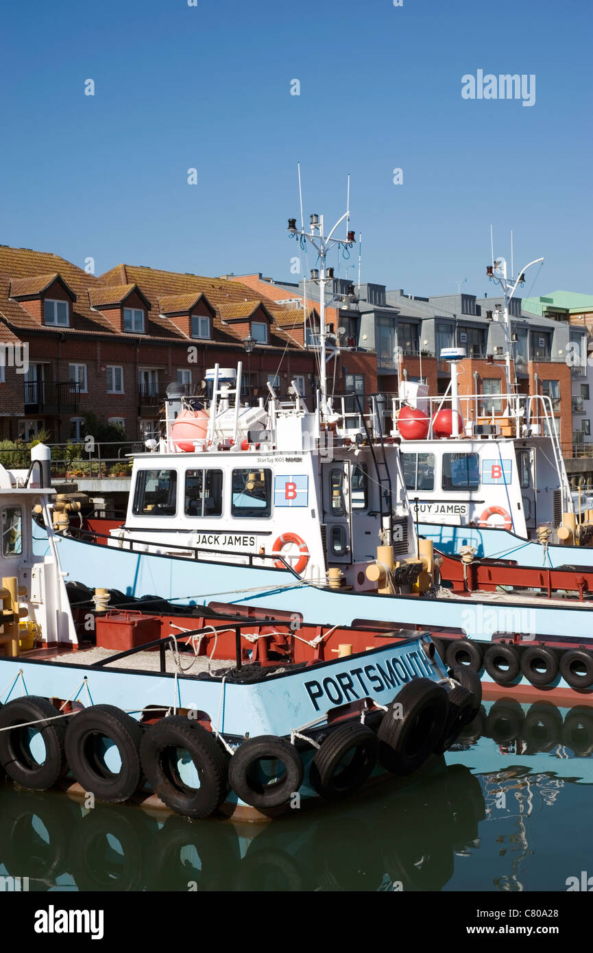 Schleppern vertäut im Hafen von Spice Island alte Portsmouth England uk Stockfoto