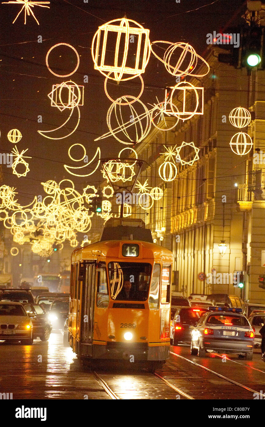 Piemont, Turin, Via Po mit künstlerischen Lichter Stockfoto