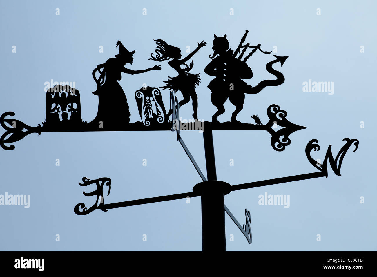 Weathervane aus einer Serie mit Robert Burns Gedicht Tam O' Shanter, Poet's Path, Birthplace Museum, Alloway, South Ayrshire Schottland, VEREINIGTES KÖNIGREICH Stockfoto