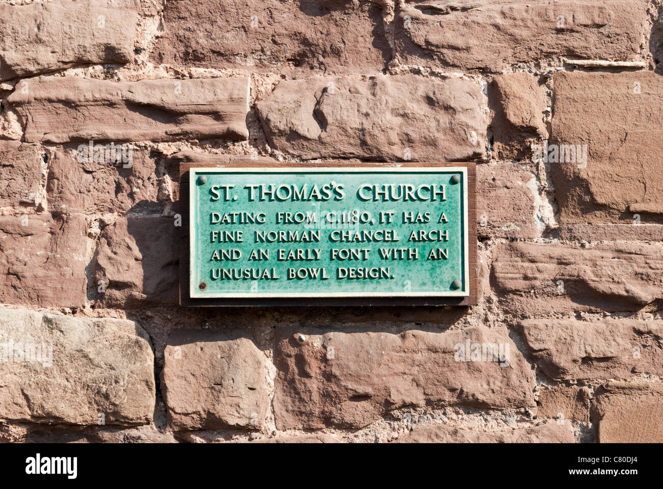 Gedenktafel an St. Thomas Kirche in Monmouth Stockfoto