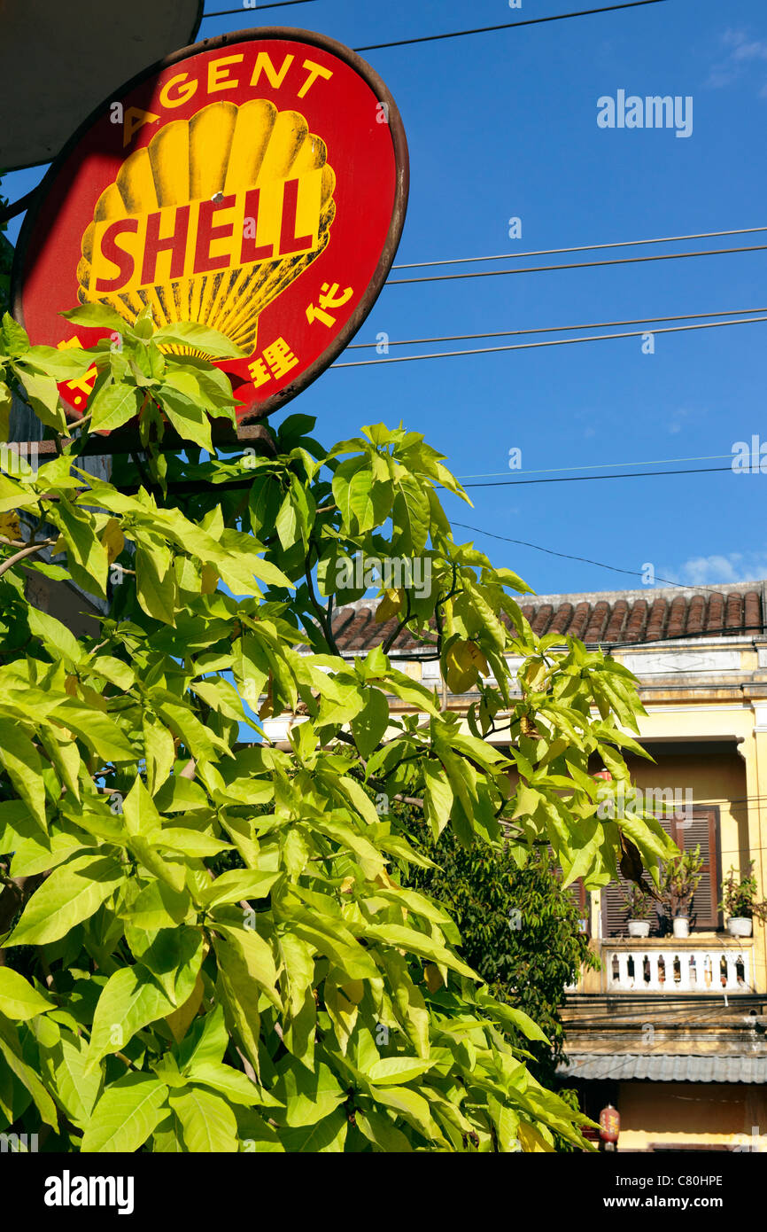Vietnam, Hoi An, Shell Oil-Werbung Stockfoto