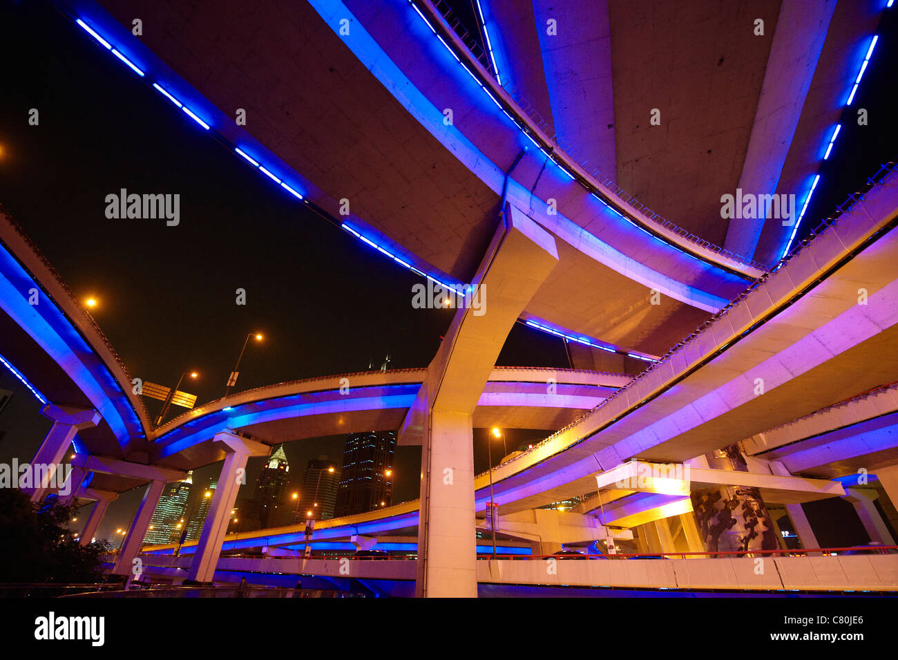 China, Shanghai, der erhöhten Yannann-Kreuzung Stockfoto