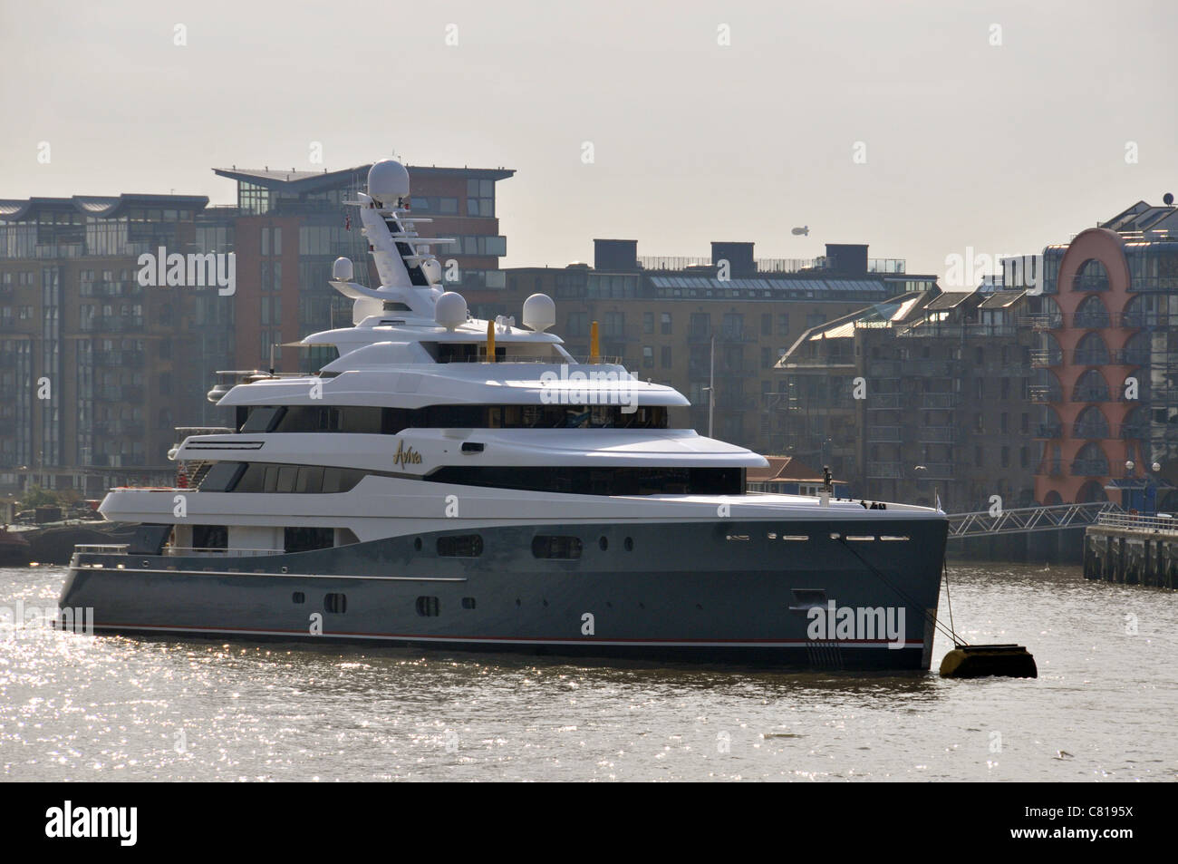 Yacht-Themse London Millionär Stockfoto