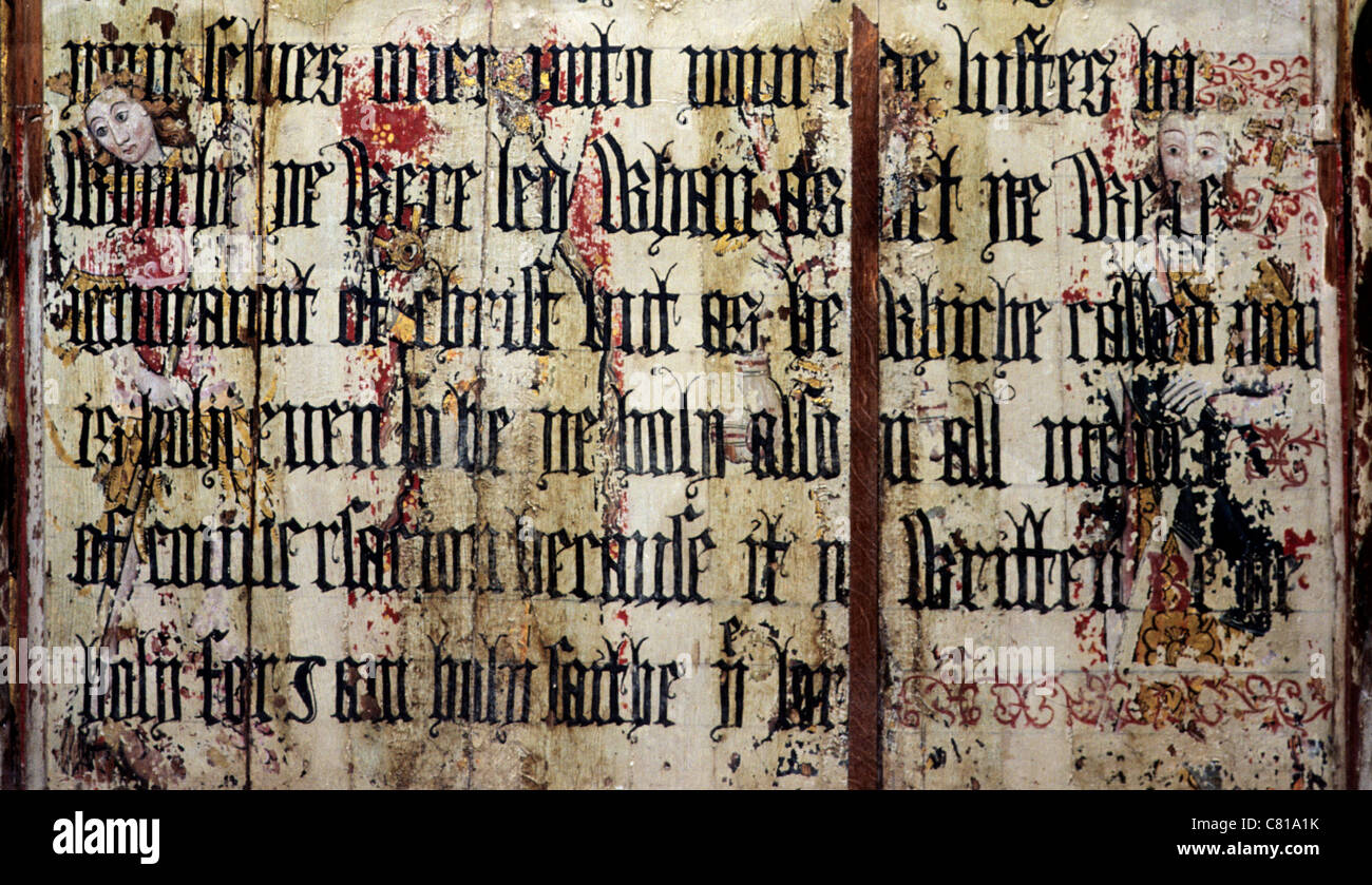 Binham Priory, Norfolk, Lettner. St. Michael der Erzengel St. Katherine von Alexandria, 2 andere Figuren überdruckt text Stockfoto