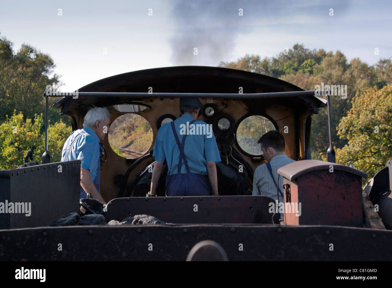 J15 auf die North Norfolk Railway 2011 mit Oldtimer Triebwagen und Taube Wagen. Stockfoto