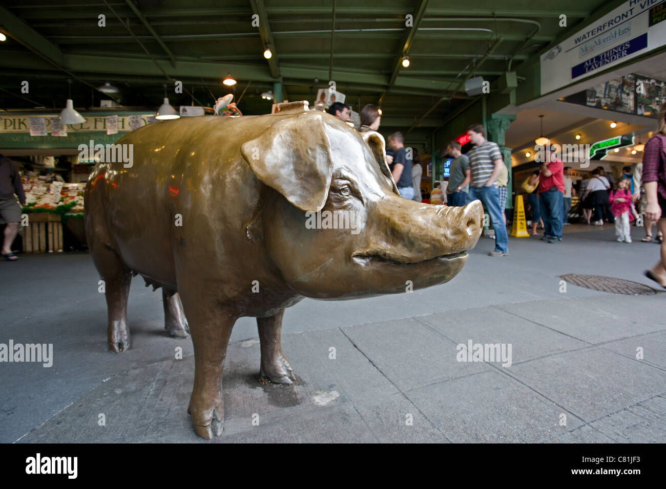 Pig sculpture statue Fotos und Bildmaterial in hoher Auflösung Alamy