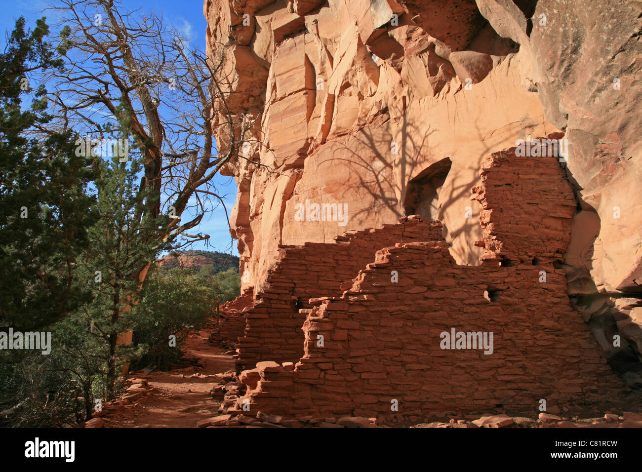 700 Jahre Ruinen alter Sinaguan Honanki Inder in der Nähe von Sedona Arizona Stockfoto