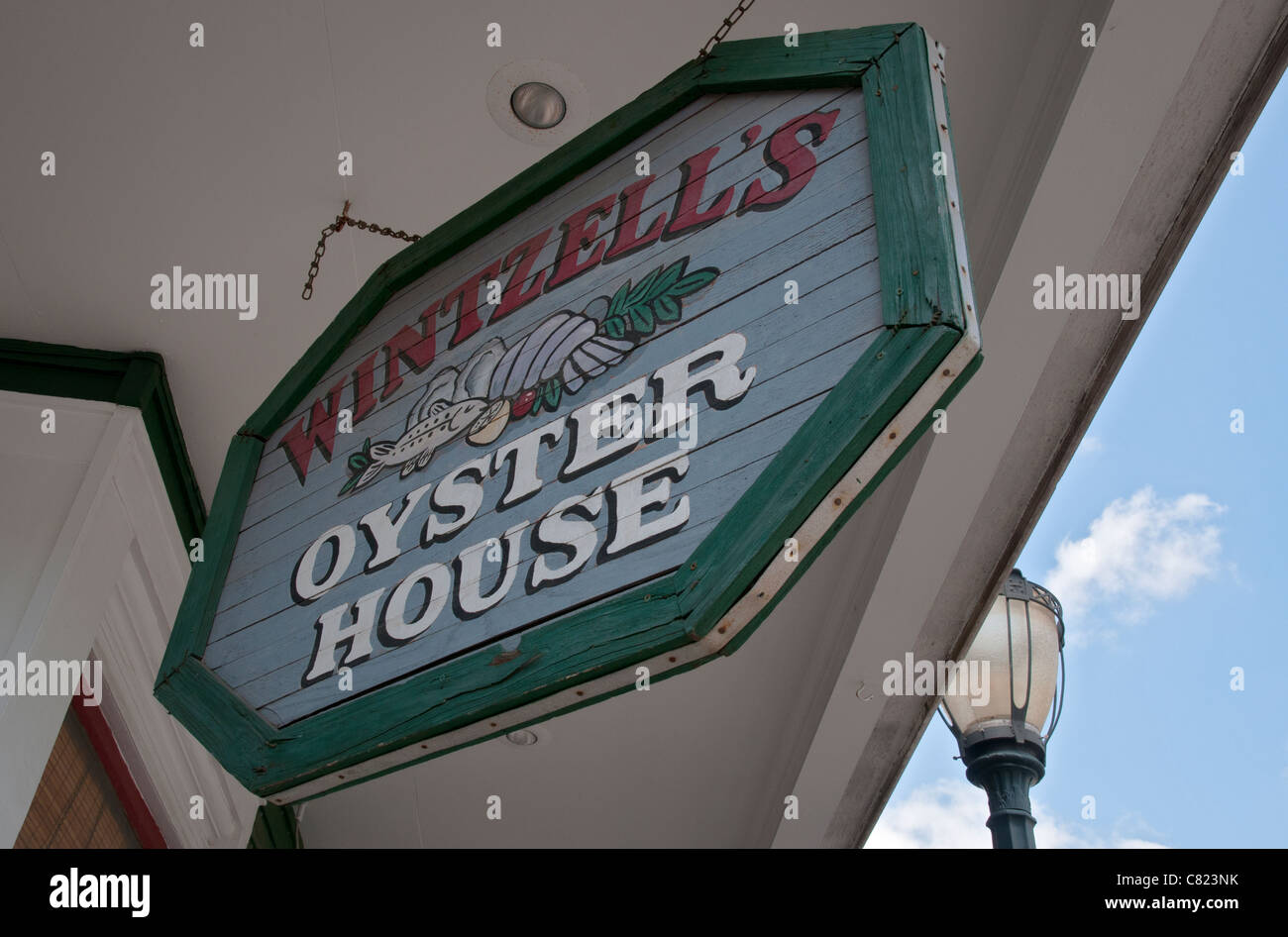 Alabama, Mobile, historische Innenstadt, die Wintzell Oyster House, gegründet 1938 Stockfoto
