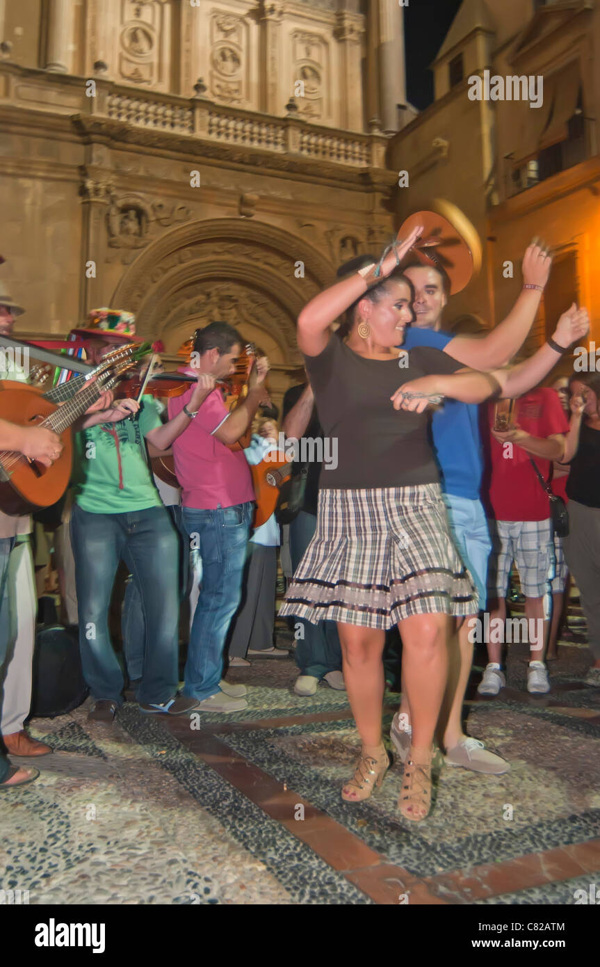 Spontanen Flamenco tanzen außerhalb Murcia Kathedrale auf Murcia Tag, Stadt Murcia, Südosten Spaniens Stockfoto