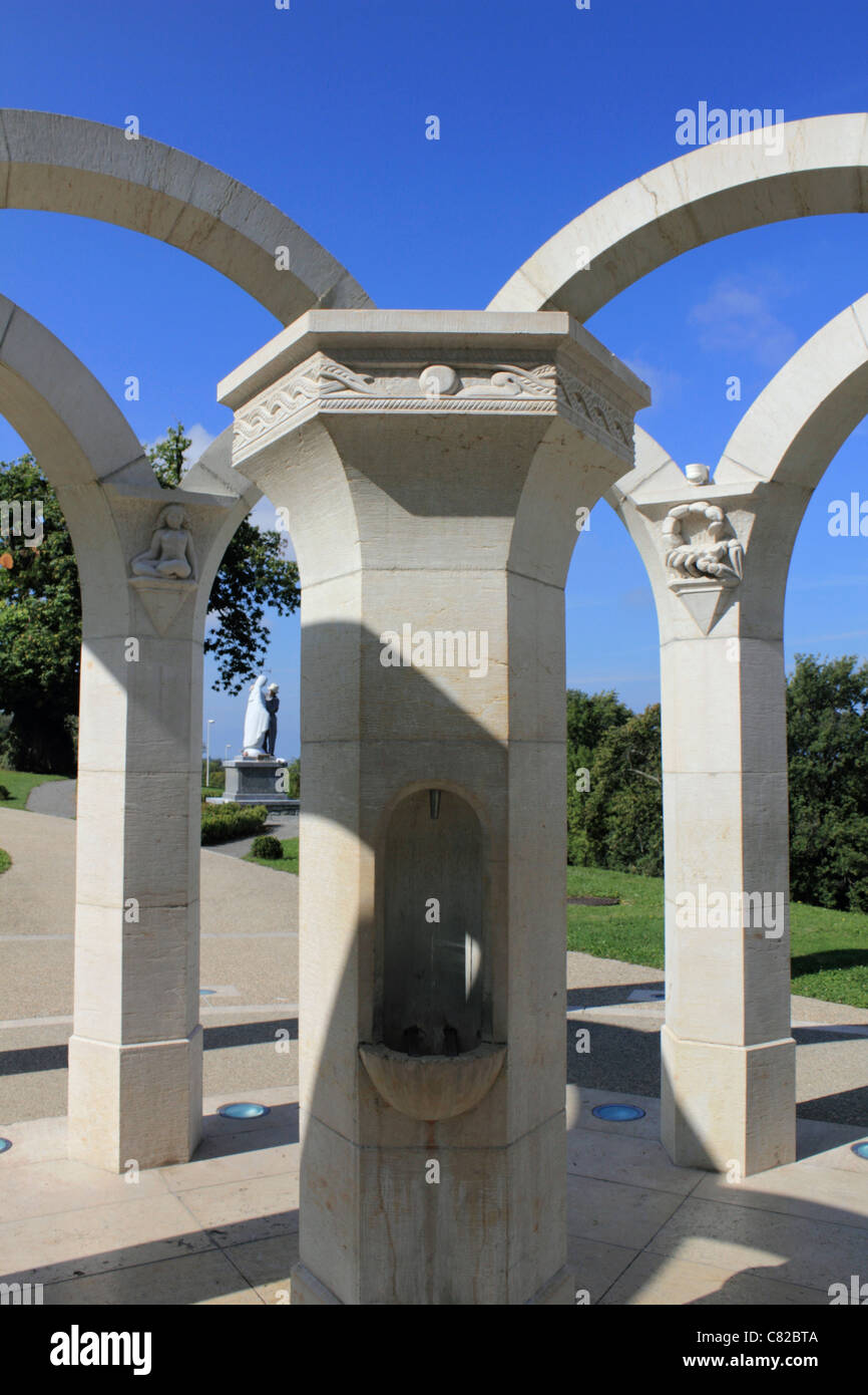 Brunnen am Publier in der Nähe von Évian-Les-Bains, in Haute-Savoie-Abteilung der Region Rhône-Alpes im Südosten Frankreichs. Stockfoto