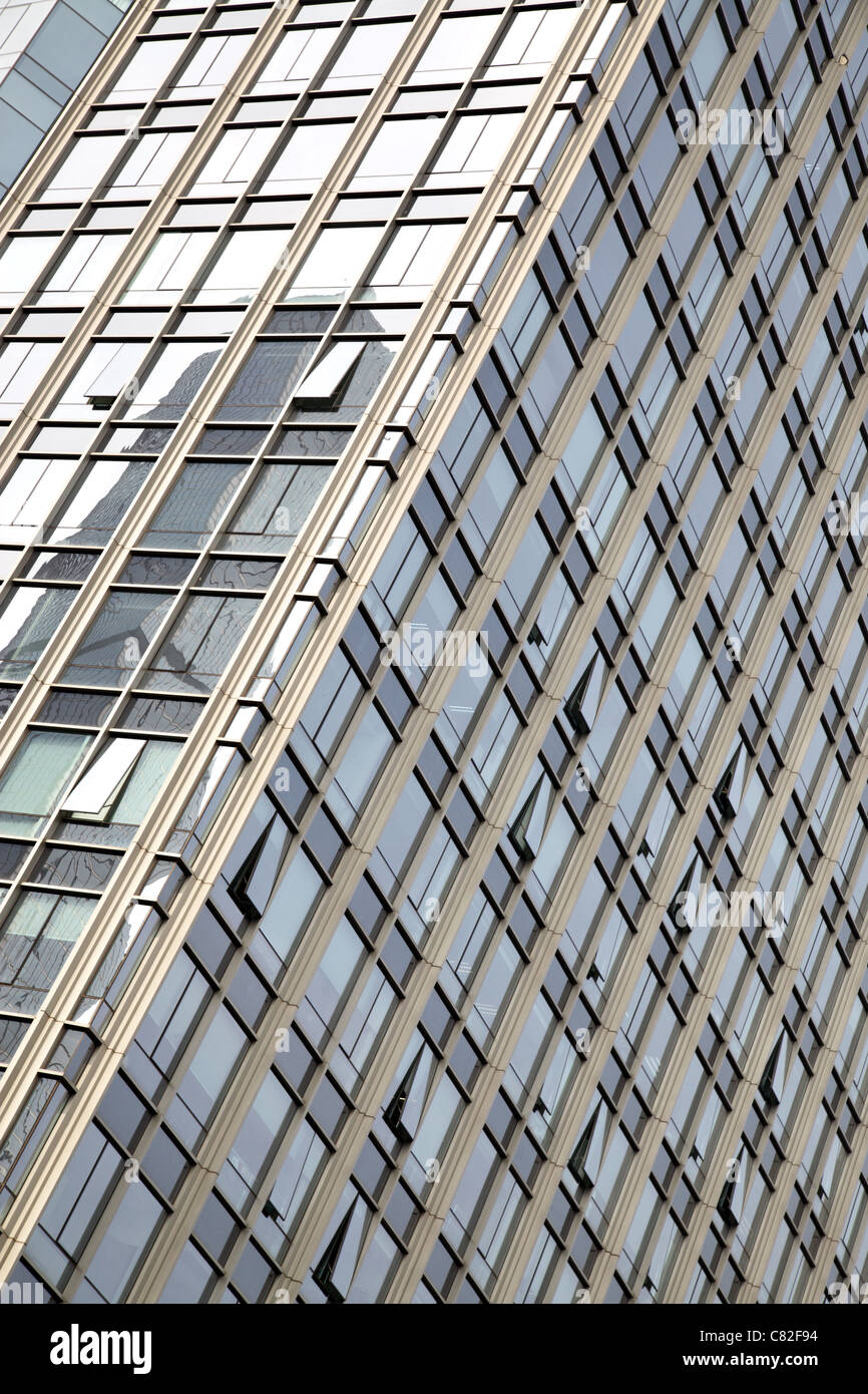 Modernes Gebäude-Fenster, werden als Hintergrund verwendet Stockfoto