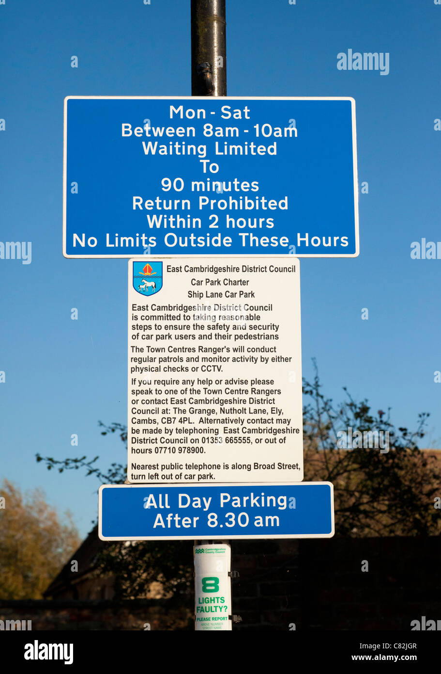 Auto Parken Beschränkungen zu unterzeichnen, im Vereinigten Königreich Stockfoto