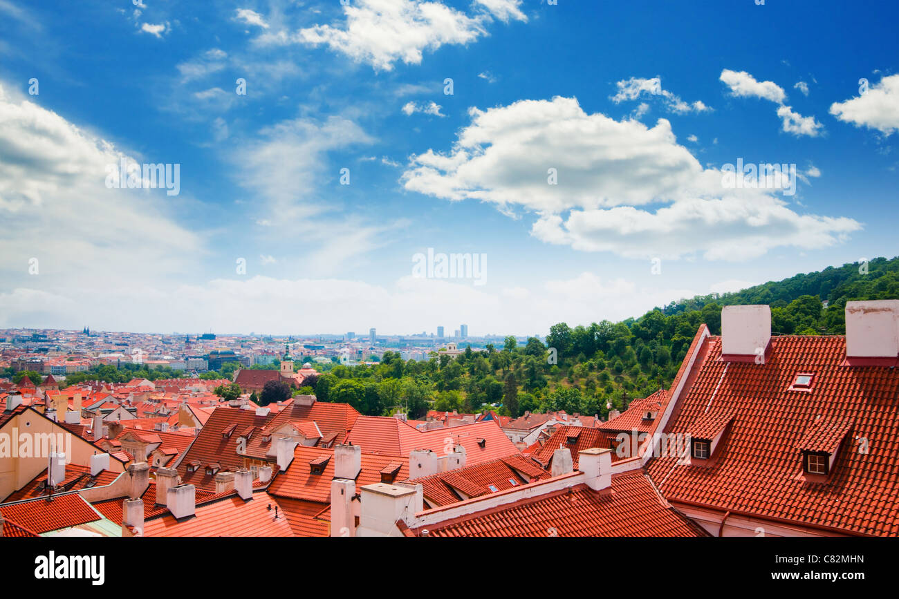 Ansicht der Stadt vom Hügel Stockfoto