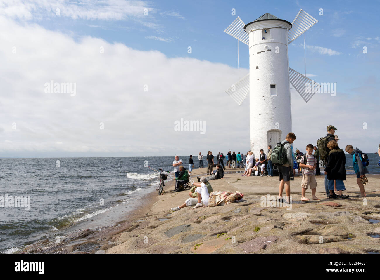Polen, Ostsee Küste, Stadt Swinoujscie, Pflaster, Steg Kai Wandern Stockfoto