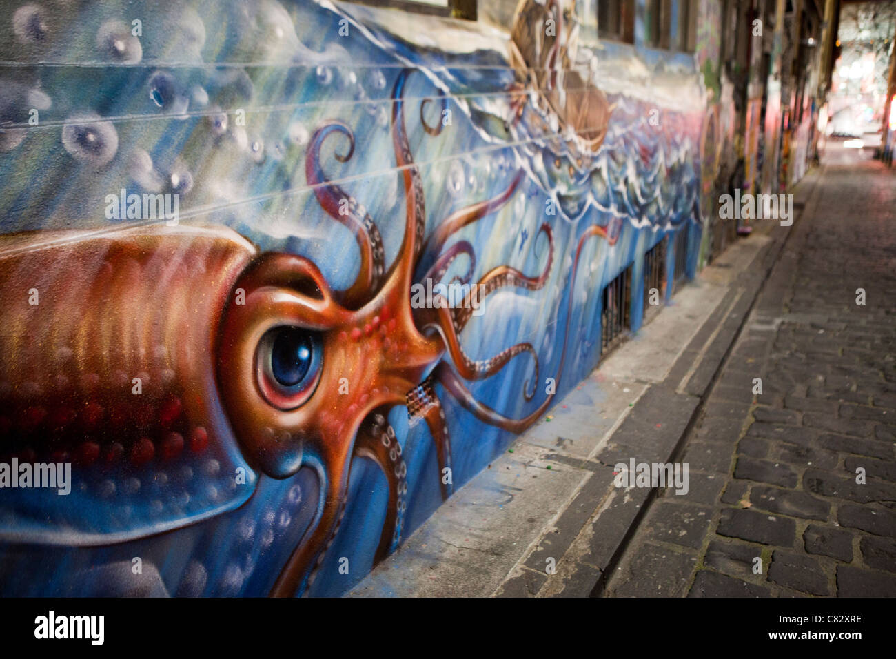 Graffiti deckt diese Straßen in mehr einer modernen Kunstform eher dann ein Zeichen von Vandalismus in Melbourne, Australien. Stockfoto